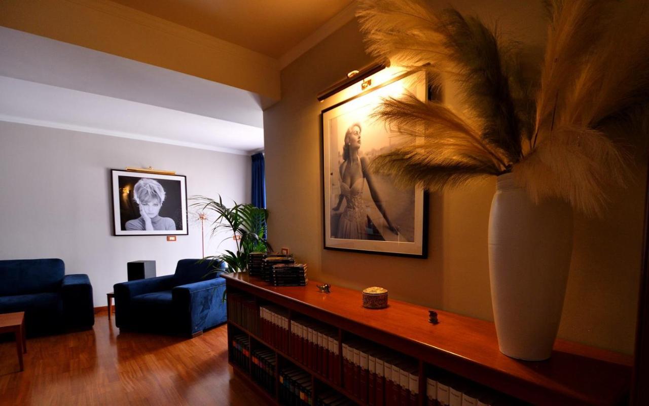 Le Cinema Bed and Breakfast Formia Exteriör bild