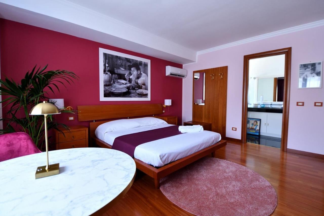 Le Cinema Bed and Breakfast Formia Exteriör bild
