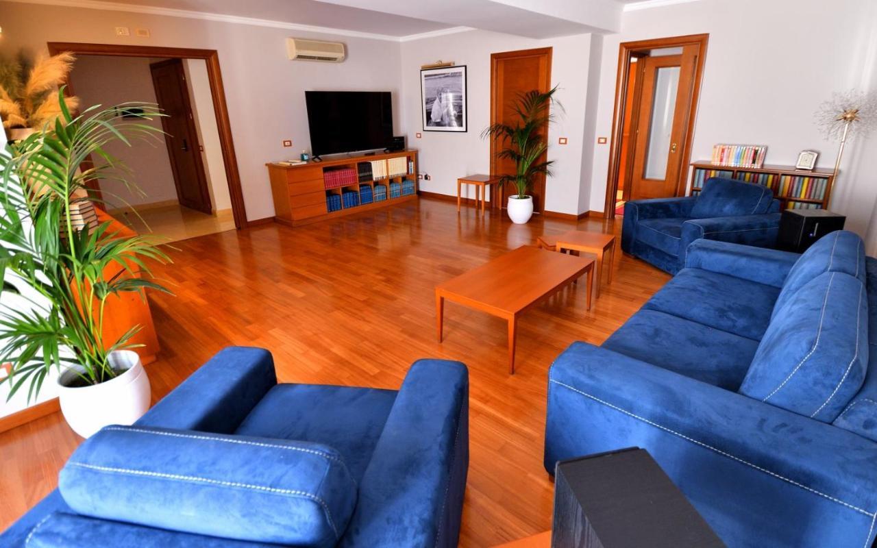 Le Cinema Bed and Breakfast Formia Exteriör bild
