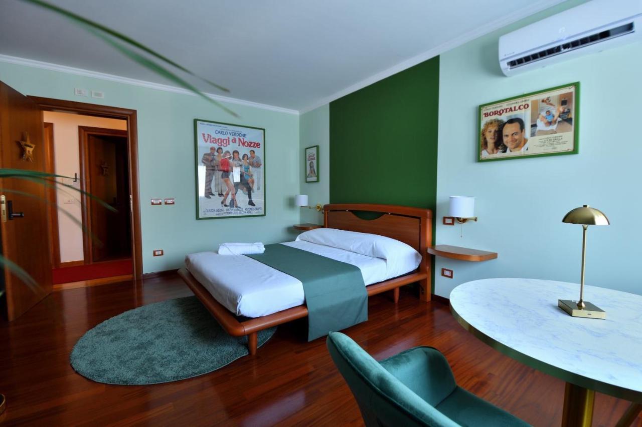 Le Cinema Bed and Breakfast Formia Exteriör bild