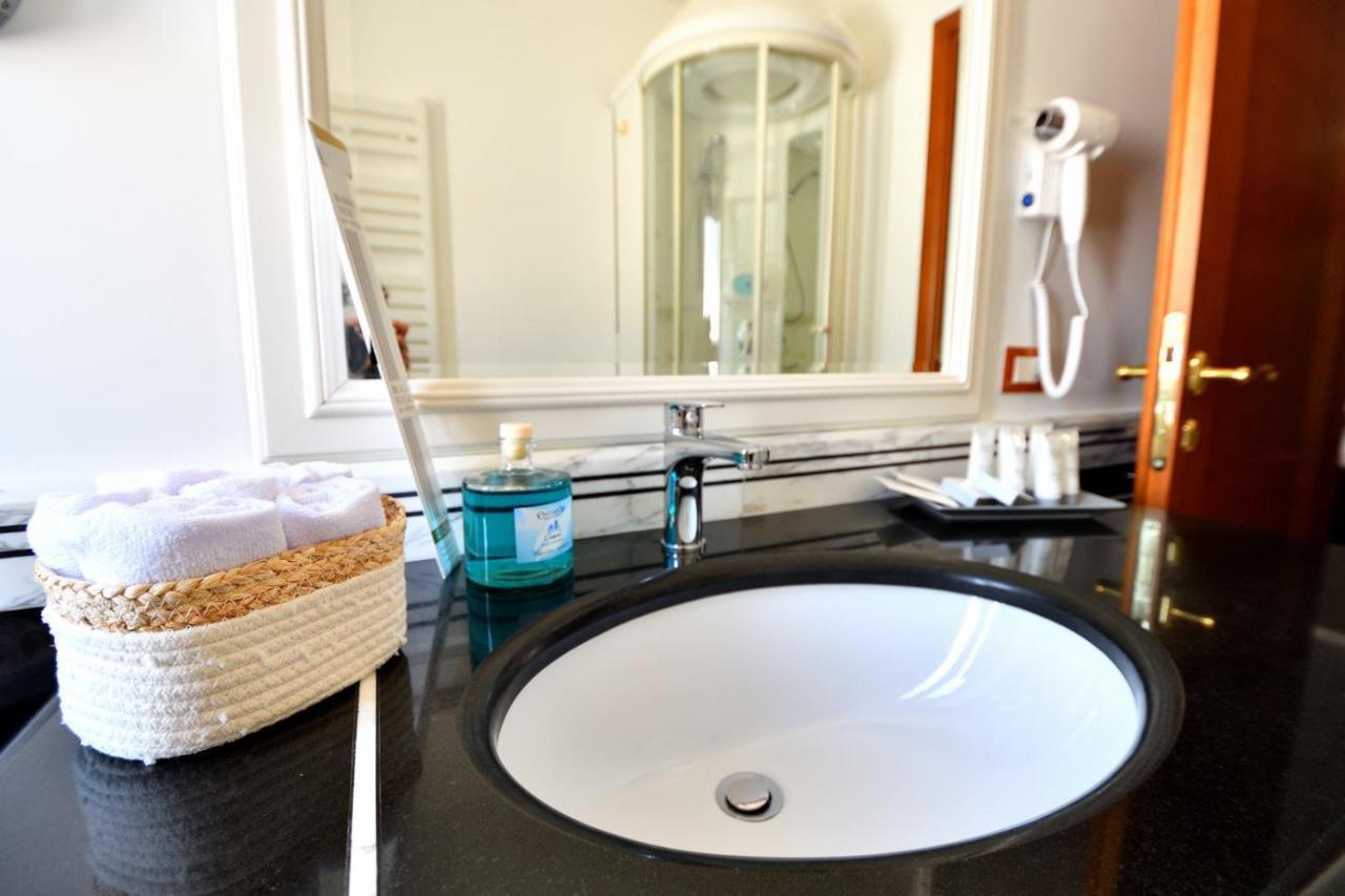 Le Cinema Bed and Breakfast Formia Exteriör bild