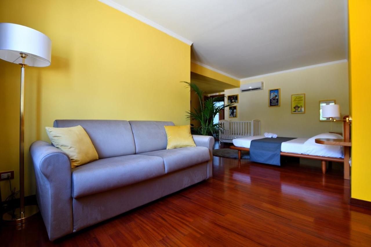 Le Cinema Bed and Breakfast Formia Exteriör bild